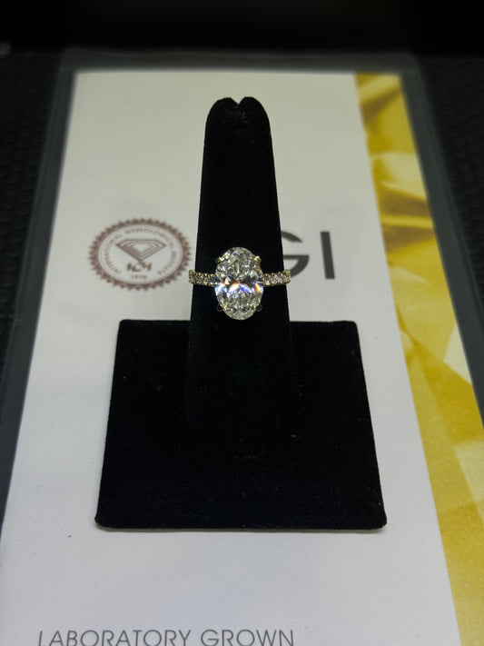 IGI Certified 4.8ctw VS F Color Oval Cut Diamond Ring 14K Yellow Gold