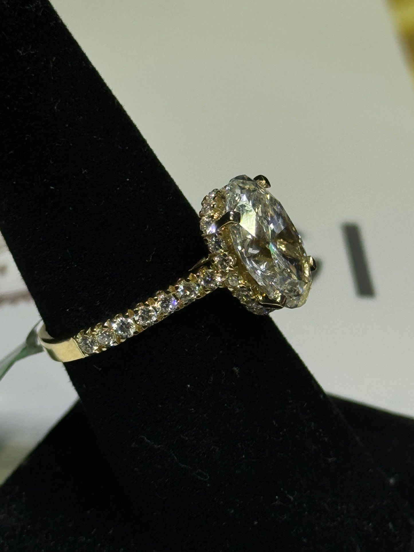 IGI Certified 4.8ctw VS F Color Oval Cut Diamond Ring 14K Yellow Gold